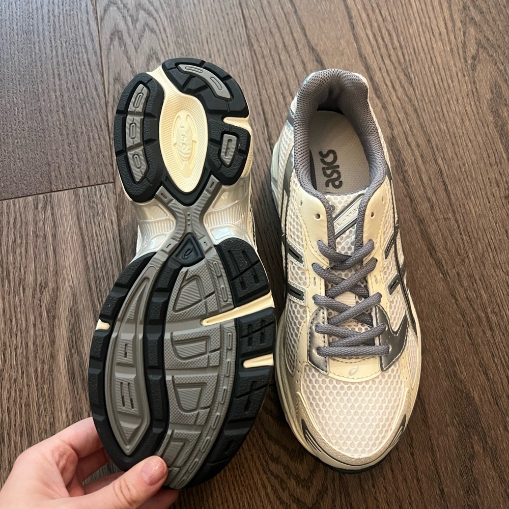 Asics Off-White and Gray Running Shoes - Picture 4 of 6
